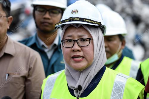 ISNARAISSAH MUNIRAH MAJILIS