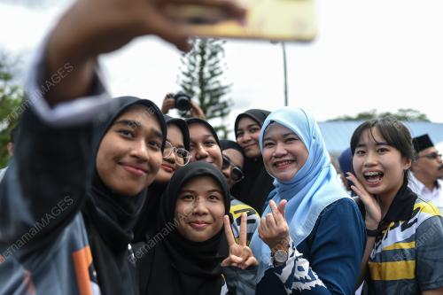 FADHLINA SIDEK