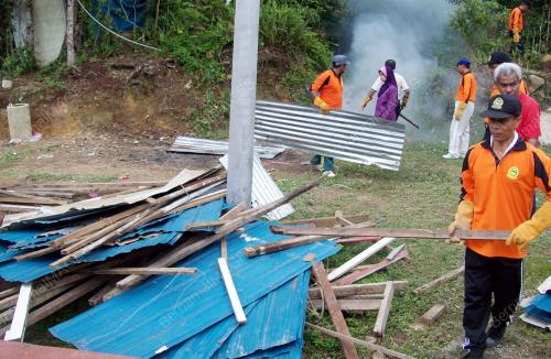 ROBOH PONDOK HARAM
