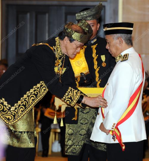 KD09_15012012_TUNKU_OTHMAN
