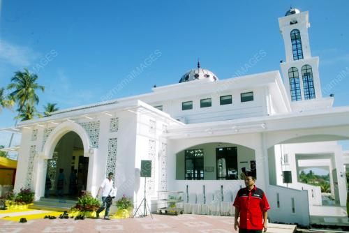 KD09_19022011_MASJID_INDAH