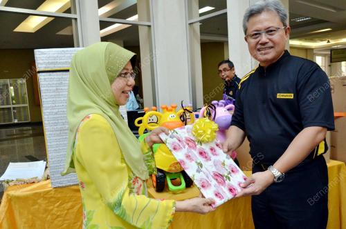KD09_19022014_MAYBANK_SUMBANG