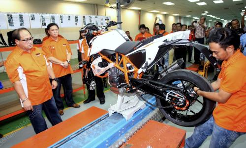 KD09_20102013_KTM390