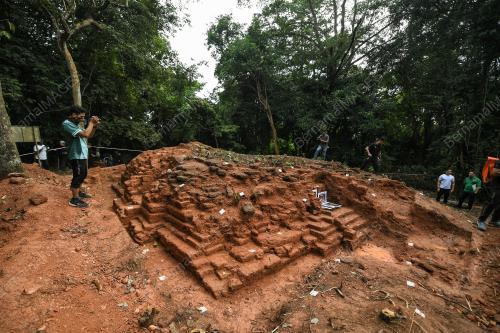 TAPAK ARKEOLOGI BUKIT CHORAS