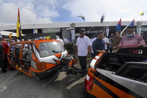 DATUK SERI MAHDZIR KHALID
