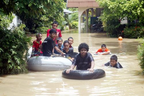 PESTA BANJIR