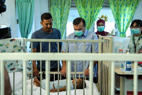 DATUK SERI AMIR HAMZAH AZIZAN