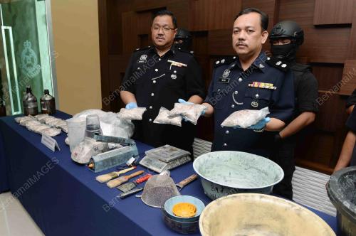 KD09_29112015_HEROIN