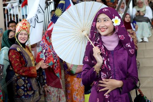 KERETAPI SARONG 2024