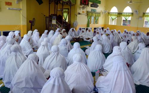 KD10_05032013_WANITA_TAHLIL