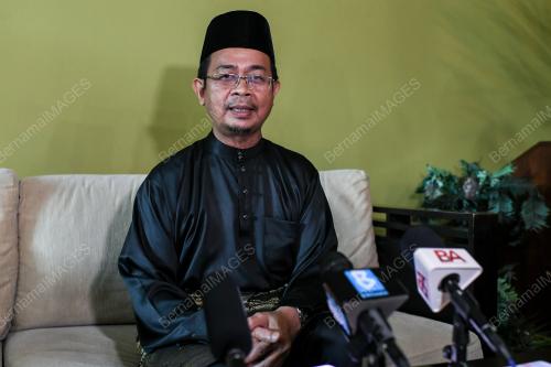 MOHAMAD YUSOFF@MUNIR ZAKARIA
