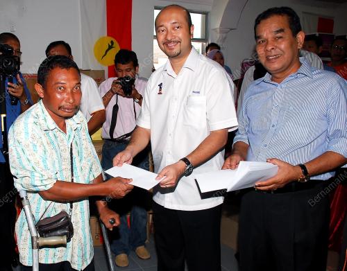 KD10_11012011_MUKHRIZ