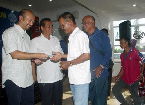 MUKHRIZ MAHATHIR