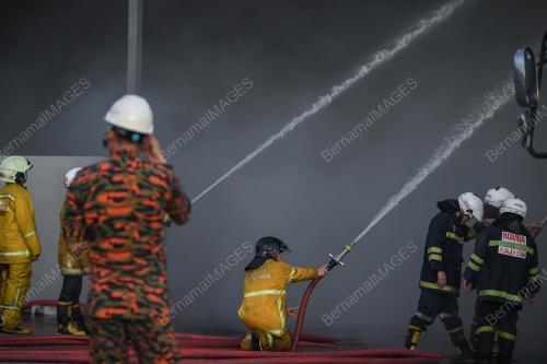 KEBAKARAN GUDANG
