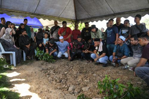 TRAGEDI NAHAS PESAWAT ELMINA