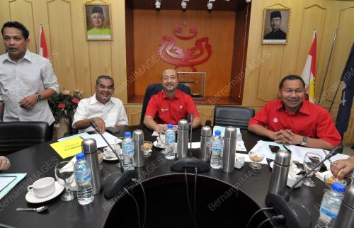 KD10_20012016_MUKHRIZ