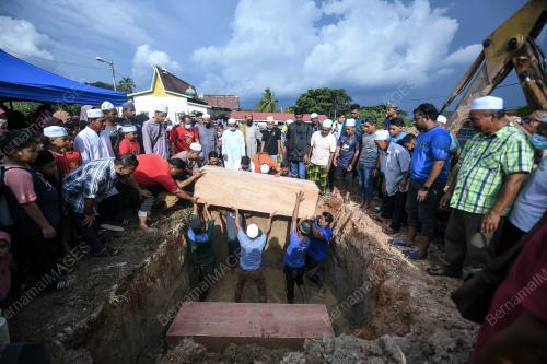 JENAZAH TIGA BERANAK