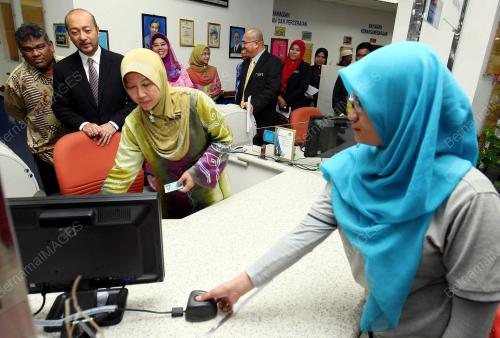 KD10_30012014_MUKHRIZ_IC