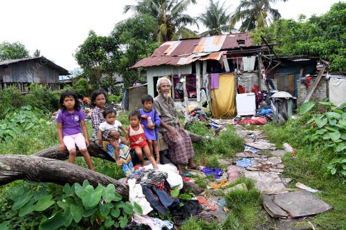 KD10_30072018_WARGA_EMAS_DI_BANTU
