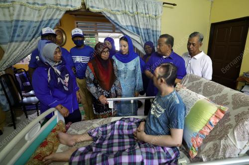DATUK MUHAR HUSSAIN