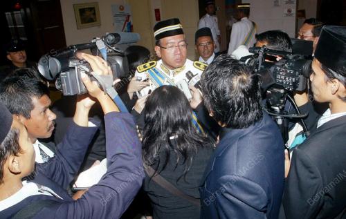 MAHDZIR KHALID
