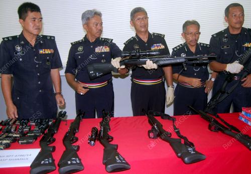 KD11_20092014_POLIS_SENJATA