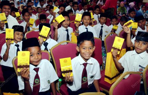 KD11_29072013_PERMAISURI_AGONG