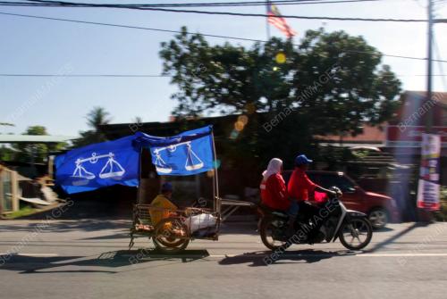 KD12_02112013_BENDERA