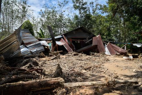 RUMAH MUSNAH DILANDA BANJIR DI BALING