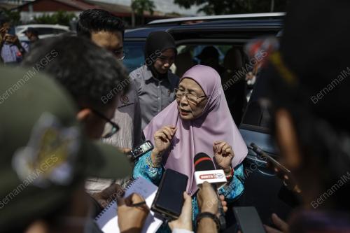 DATUK SERI DR WAN AZIZAH WAN ISMAIL