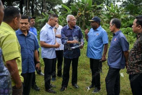 DATUK SERI MAHDZIR KHALID