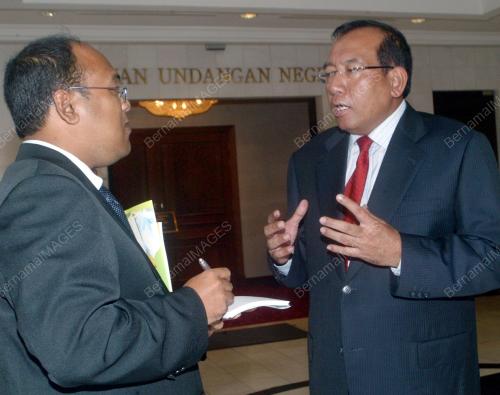 MAHDZIR KHALID