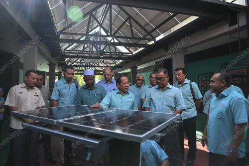 DATUK SERI AHMAD MASLAN