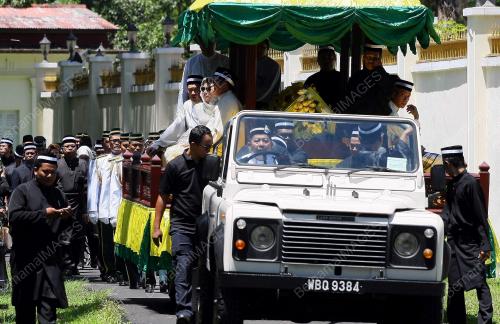 KD12_21052014_TUNKU_BENDAHARA