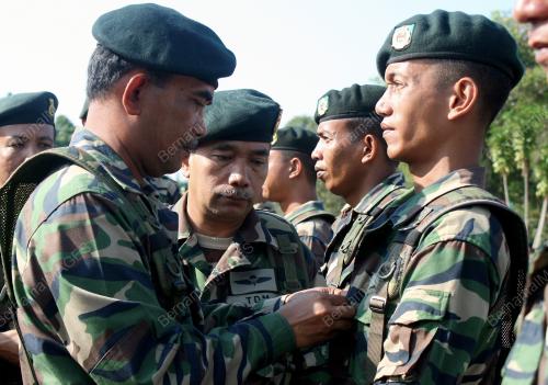 KD12_22032013_PEMAKAIAN_PANGKAT