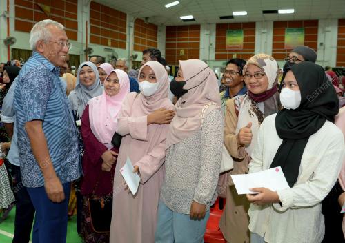 DATUK SERI MAHDZIR KHALID