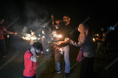 KAMPUNG TRADISI LEMBAH KERIANG