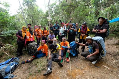 GUNUNG BINTANG