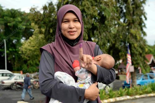 SITI NAJUWA MAT AZMI