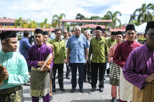 DATUK SERI MAHDZIR KHALID