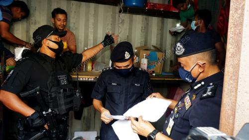 POLIS SERBU KILANG