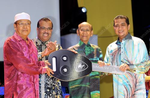 KD13_30062013_AGONG