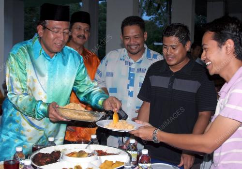MAHDZIR KHALID