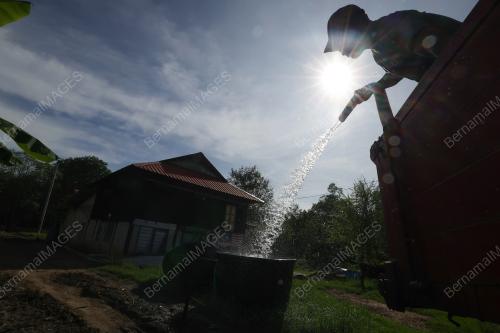 BEKALAN AIR DI MERBOK