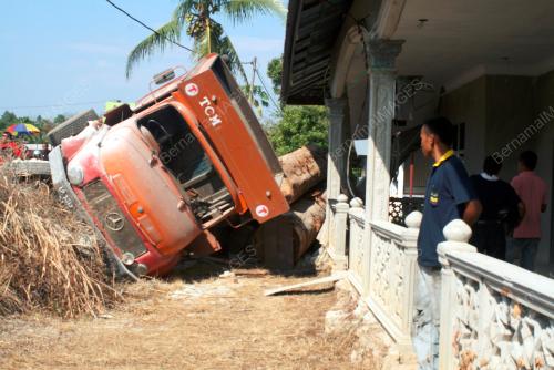 KD14_11022015_KEMALANGAN