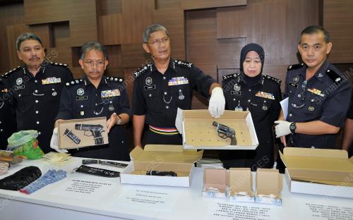 KD14_15042014_POLIS
