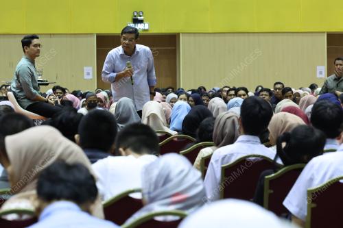 DATUK SERI SAIFUDDIN NASUTION