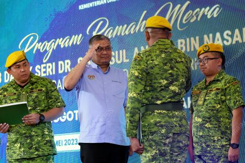 DATUK SERI DR.SHAMSUL ANUAR NASARAH
