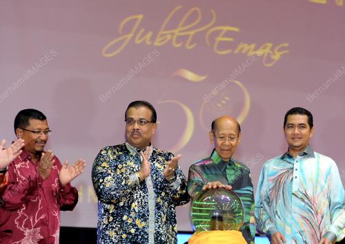 KD14_30062013_AGONG