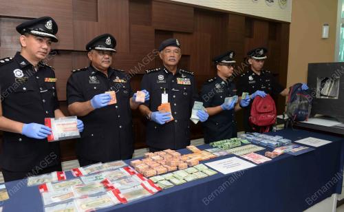 DATUK ZAINUDDIN YAACOB